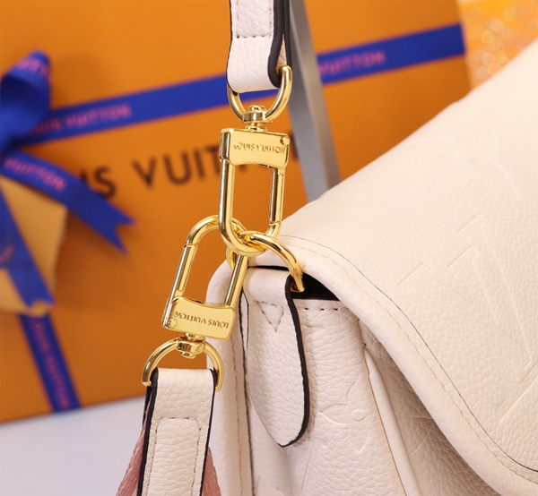 ルイヴィトンバッグ素材ディテール